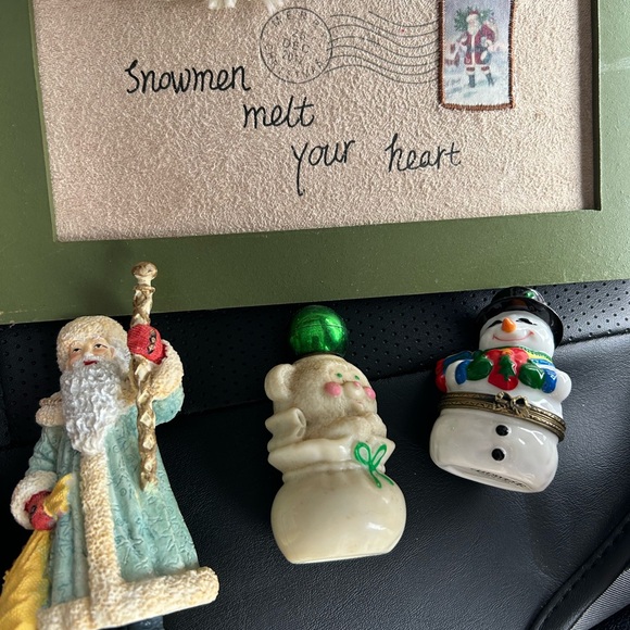 Festive Holiday Decor Set - Picture 3 of 5